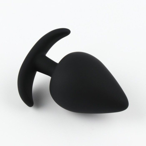 Черная силиконовая анальная пробка Soft-touch - 5,3 см. фото 2