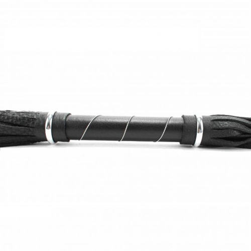 Чёрная кожаная плётка с белой строчкой на рукояти - 45 см. фото 3