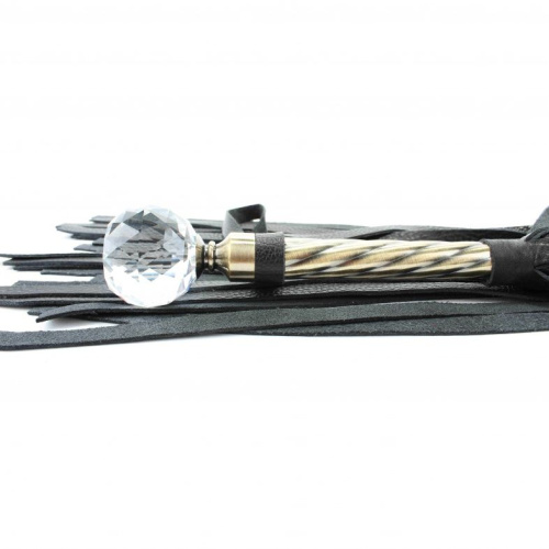 Черная плеть с широкими хлыстами и металлической ручкой с кристаллом - 60 см. фото 2