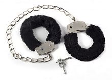 Чёрные меховые оковы на ноги Bondage