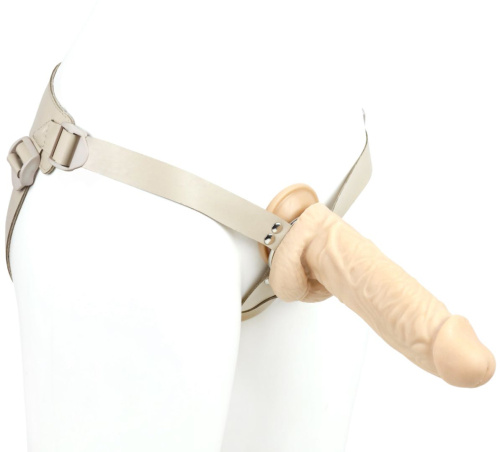 Телесный поясной фаллоимитатор - 21 см.