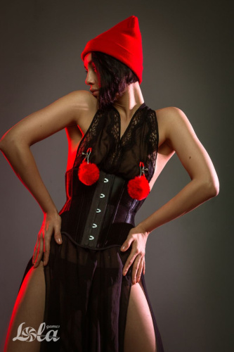 Зажимы на соски Angelic с красными меховыми шариками фото 4 Зажимы на соски Angelic с красными меховыми шариками фото 4