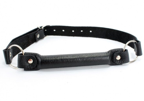 Черный кожаный кляп-трензель на кольцах Черный кожаный кляп-трензель на кольцах