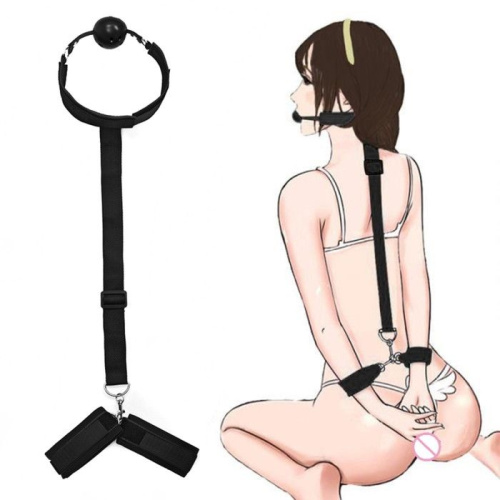 Черный кляп-шар с фиксацией рук за спиной фото 4