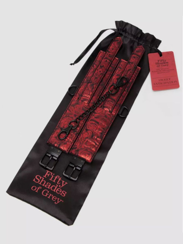 Красно-черные наручники Reversible Faux Leather Wrist Cuffs фото 5 Красно-черные наручники Reversible Faux Leather Wrist Cuffs фото 5