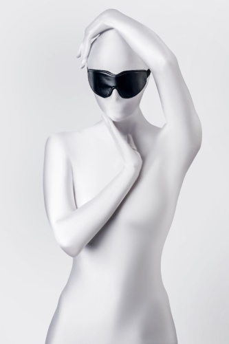 Черная маска Anonymo из искусственной кожи фото 4