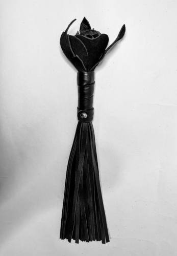 Черная кожаная плеть с розой в рукояти - 40 см. фото 3