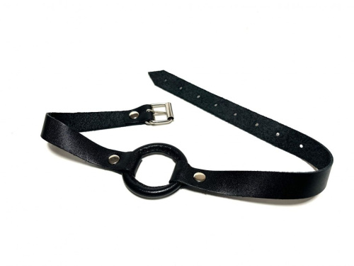 Черный кляп-кольцо на кожаных ремешках Черный кляп-кольцо на кожаных ремешках