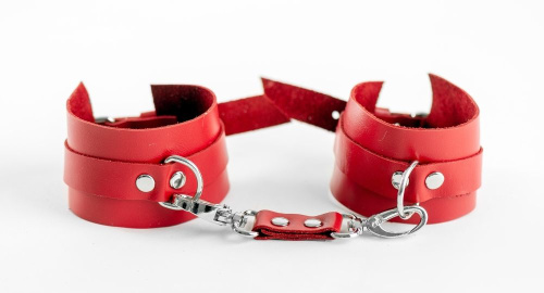 Красные наручники из натуральной кожи фото 2