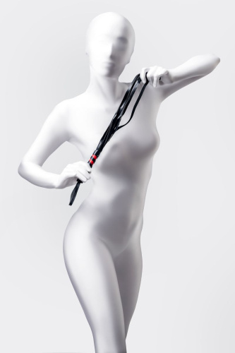 Черно-красный флоггер Anonymo - 45 см. фото 4 Черно-красный флоггер Anonymo - 45 см. фото 4