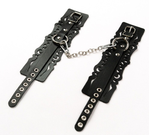 Узорчатые кожаные оковы с регулируемыми ремешками Узорчатые кожаные оковы с регулируемыми ремешками