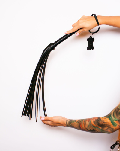 Черный флоггер Scandal из натуральной кожи - 60 см. фото 3