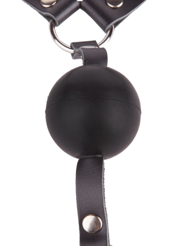 Чёрный кляп-шар на кожаных ремешках с пряжкой фото 5