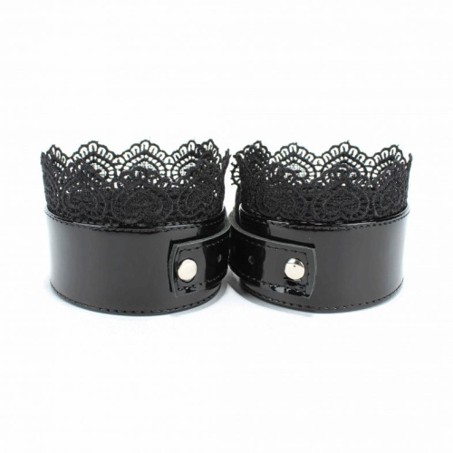 Изысканные чёрные наручники с кружевом фото 4