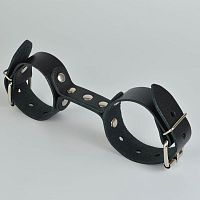 Черные кожаные наручники-фиксатор