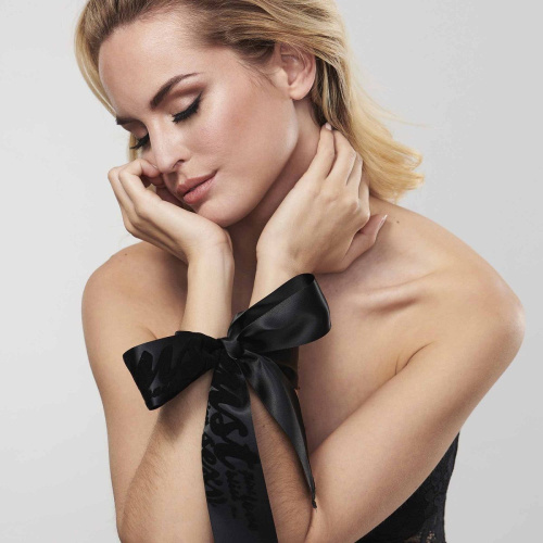 Черные ленты для связывания SILKY SENSUAL HANDCUFFS Черные ленты для связывания SILKY SENSUAL HANDCUFFS