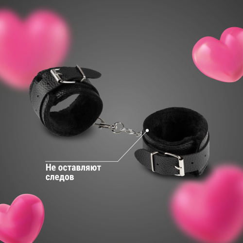 Черные наручники из эко-кожи с мехом фото 6