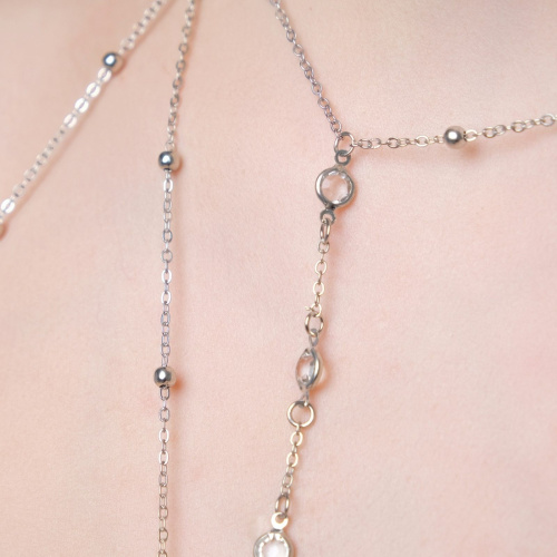 Оригинальная золотистая подвеска на тело с бусинками фото 5 Оригинальная золотистая подвеска на тело с бусинками фото 5