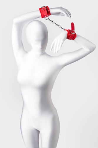 Красные наручники Anonymo из искусственной кожи фото 3 Красные наручники Anonymo из искусственной кожи фото 3