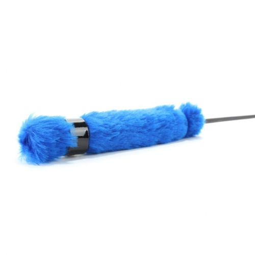Черный лаковый стек с синей меховой ручкой - 61 см. фото 3