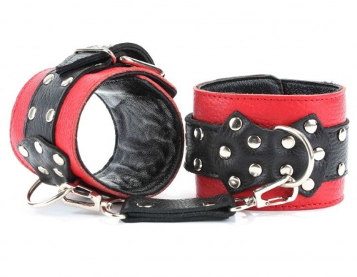 Красно-чёрные оковы из кожи Красно-чёрные оковы из кожи