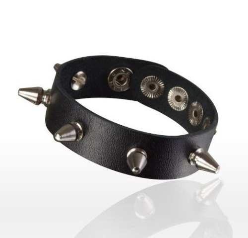 Браслет с шипами на руку Браслет с шипами на руку