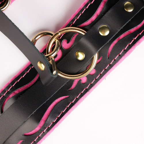 Черные кожаные оковы с розовой строчкой фото 7 Черные кожаные оковы с розовой строчкой фото 7