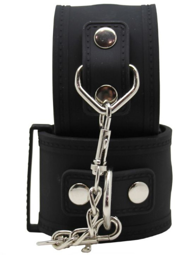 Черные силиконовые наручники с фиксацией на карабинах фото 4