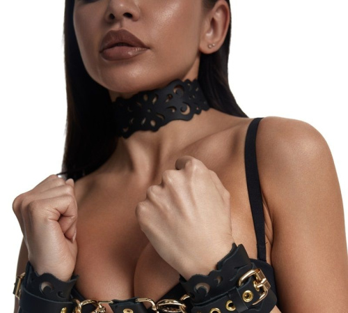 Черный ажурный чокер с золотистой фурнитурой фото 2 Черный ажурный чокер с золотистой фурнитурой фото 2