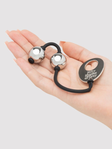 Серебристые шарики Inner Goddess Mini Silver Pleasure Balls 85g на черном силиконовом шнурке фото 4