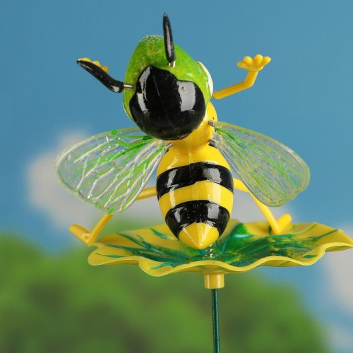 Штекер «Пчелка на листочке» фото 4