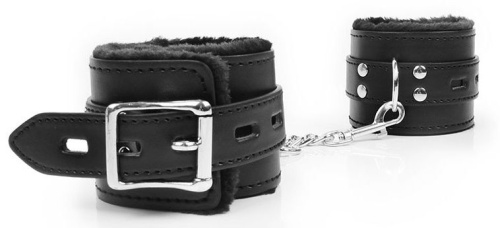 Черные оковы на металлических карабинах Черные оковы на металлических карабинах