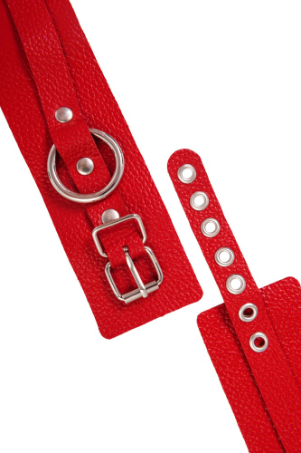 Красные мягкие кожаные оковы с люверсами фото 7 Красные мягкие кожаные оковы с люверсами фото 7