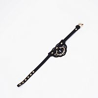 Черный чокер с клепками и золотистой фурнитурой