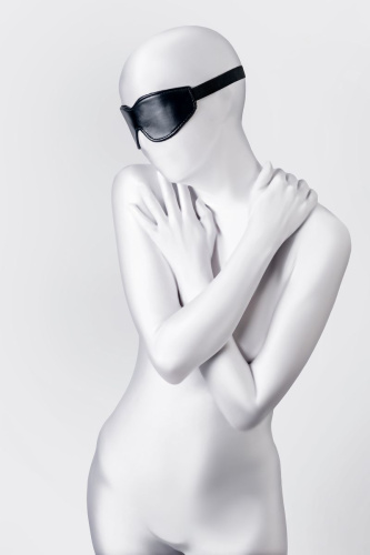 Черная маска Anonymo из искусственной кожи фото 3