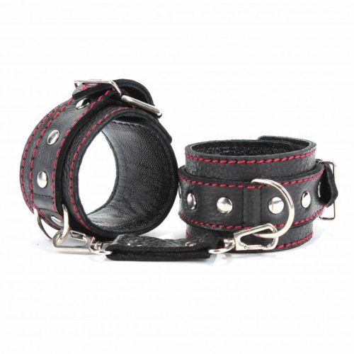 Черные наручники из натуральной кожи с красной строчкой фото 7