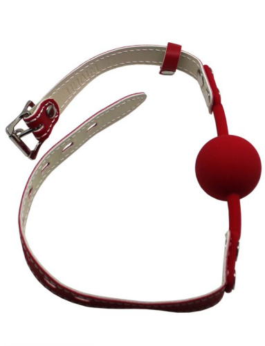 Красный силиконовый кляп с фиксацией и замочком фото 5