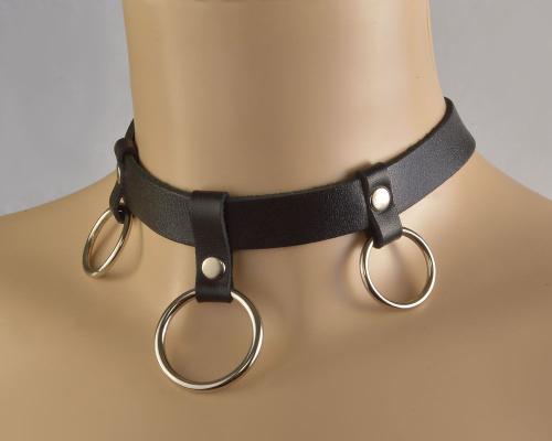 Черный чокер Соло с 3 кольцами Черный чокер Соло с 3 кольцами