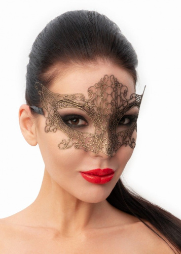 Роскошная золотистая женская карнавальная маска фото 2