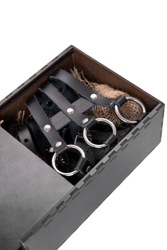 Черный кожаный пояс с кольцами фото 5