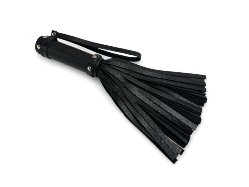 Черная генитальная мини-плеть Queen Arsenal - 26 см. Черная генитальная мини-плеть Queen Arsenal - 26 см.